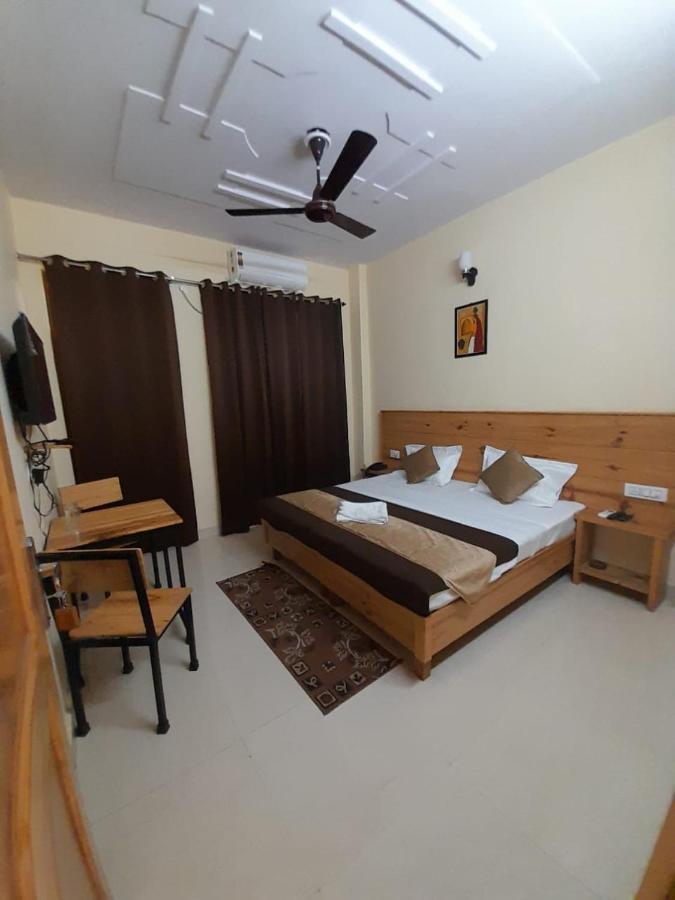 Hotel Krishna Rishīkesh Eksteriør billede