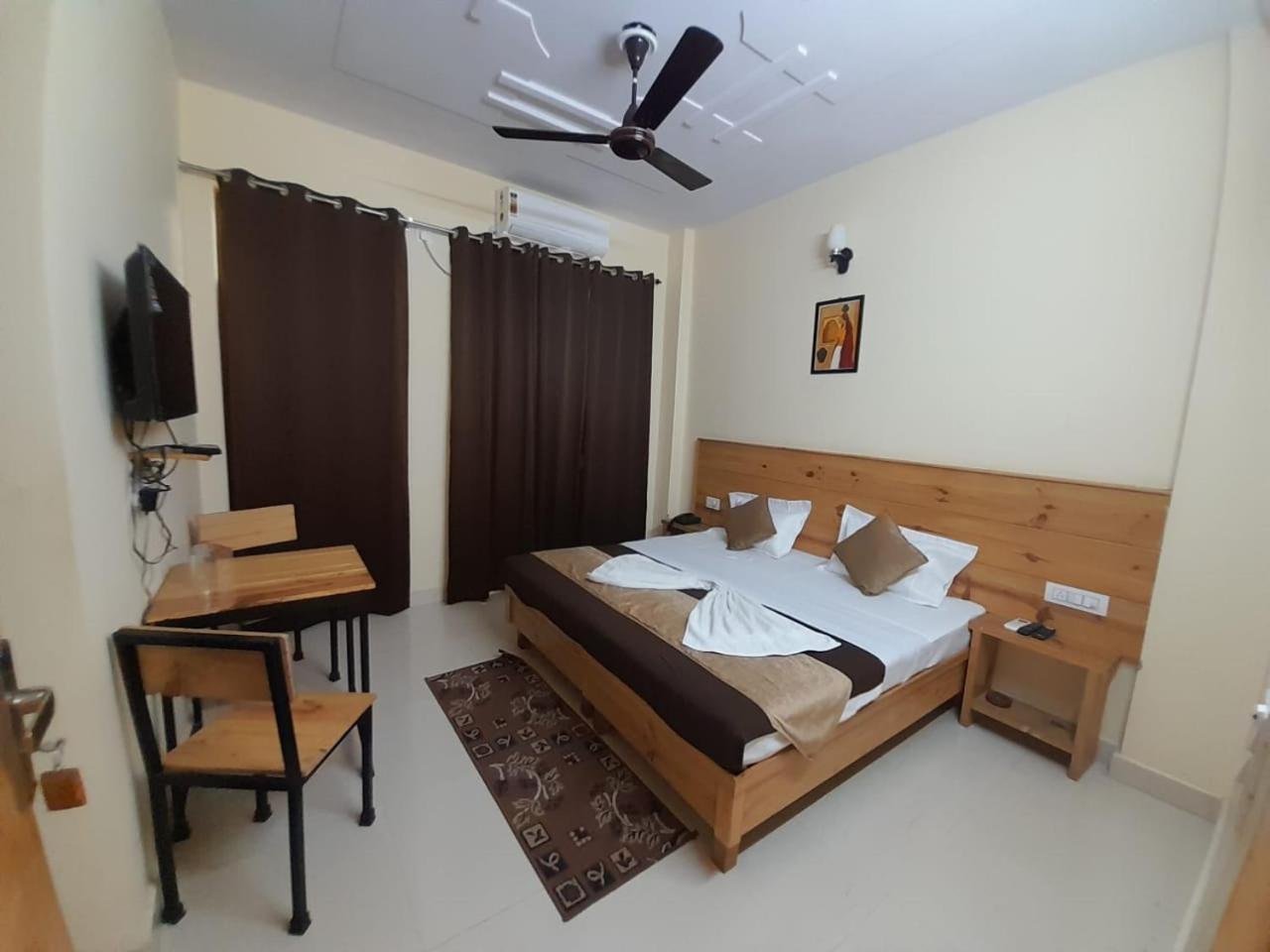Hotel Krishna Rishīkesh Eksteriør billede
