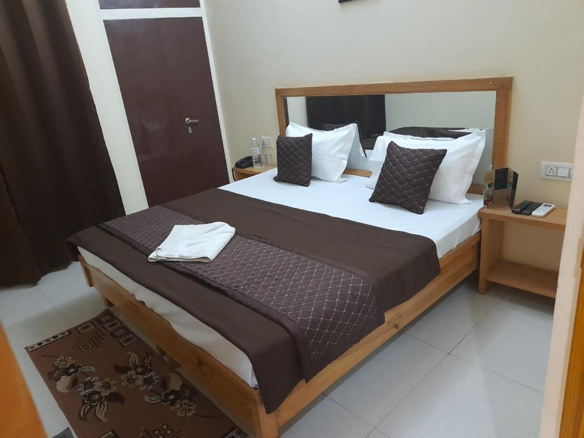 Hotel Krishna Rishīkesh Eksteriør billede